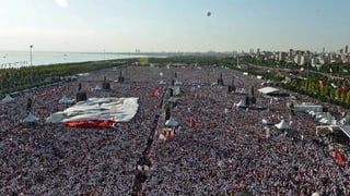 Massendemo in Istanbul am 9. Juli 2017 Massendemo in Istanbul am 9. Juli 2017