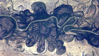 Fluss in Kasachstan von oben.