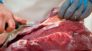 Fleisch wird verarbeitert.