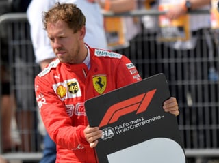 Sebastian Vettel trägt die Nummer 2.