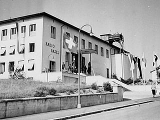Studio mit Fahnen