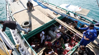 Flüchtlinge in Boot.
