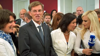 Er ist der politische Senkrechtstarter in Slowenien: Miro Cerar will Slowenien von der Korruption befreien. Er ist der politische Senkrechtstarter in Slowenien: Miro Cerar will Slowenien von der Korruption befreien.