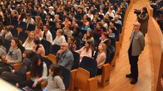 Kantischüler im KKL Kantischüler im KKL