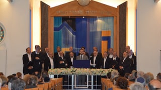 Häbrisch mit Kippa, Mundart mit Sennenkäppi: Der Synagogenchor sorgte für die Musik.