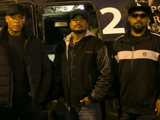 Regisseur F. Gary Gray umrahmt von seinen beiden Produzenten: Dr. Dre und Ice Cube.