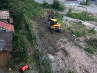 Für die Anwohnerinnen und Anwohner war die Brache ein kleines Paradies, das jetzt platt gemacht wurde.