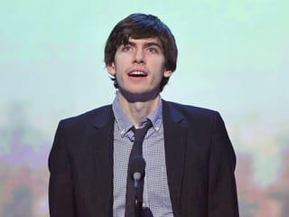 David Karp hinter dem Mikrofon David Karp hinter dem Mikrofon