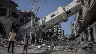 Ein kollabiertes Minarett in Gaza City 