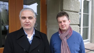 Akgül und Claude S. nebeneinander