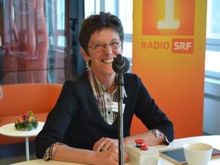 Annerös Schmid lacht zufrieden in die Kamera.