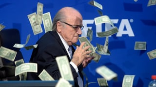 Joseph S. Blatter im Geldregen.