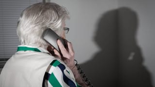 Polizei schult Senioren gegen Enkeltrickbetrüger und Co. (Artikel enthält Audio)