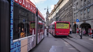 Tram und Bus in der Berner Innenstadt