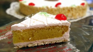 Ein Stück Zuger Kirschtorte