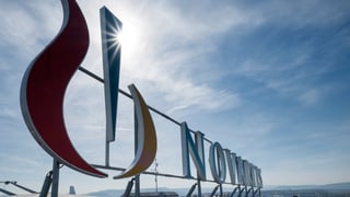Novartis-Schriftzug auf Dach Novartis-Schriftzug auf Dach