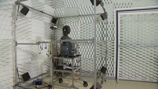 Labor mit Kunstkopf für Geräuschmessungen. 