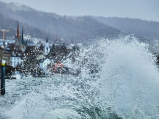 Welle am Zugersee