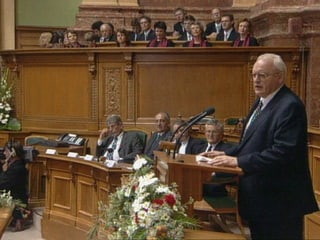 German Federal President Roman Herzog on stage in the National Council Chamber.