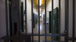Gefängnistür