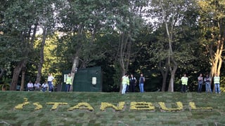 Blick auf den Gezi-Park. Blumen wurden im Schriftzug «Istanbul» angepflanzt. Blick auf den Gezi-Park. Blumen wurden im Schriftzug «Istanbul» angepflanzt.