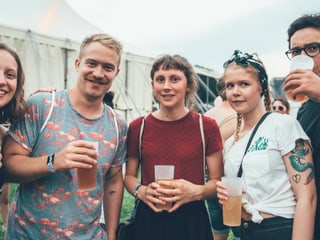 Viele fröhliche Gesichter am Openair St. Gallen.