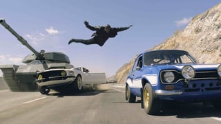 Panzer, Autos und fliegende Männer Panzer, Autos und fliegende Männer