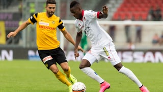 Leonardo Bertone von den Young Boys (links) und Sions Edimilson Fernandes