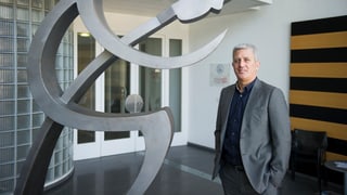 Vladimir Petkovic präsentiert sich den Medien.