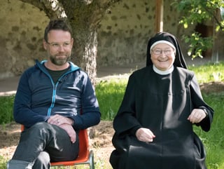 Nik und Priorin Domenica.