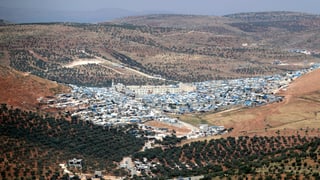 Blick auf das Flüchtlingslager Atmeh in der syrischen Provinz Idlib. Blick auf das Flüchtlingslager Atmeh in der syrischen Provinz Idlib.