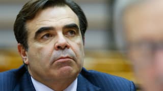 Der Chefsprecher der EU-Kommission, Margaritis Schinas überlässt die Bewertung zum Fall Barroso lieber den Medien. Der Chefsprecher der EU-Kommission, Margaritis Schinas überlässt die Bewertung zum Fall Barroso lieber den Medien.