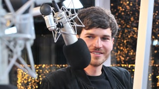 James Gruntz sang seinen Hit extra langsam heute, «schliesslich ist es noch sehr früh am morgen». James Gruntz sang seinen Hit extra langsam heute, «schliesslich ist es noch sehr früh am morgen».