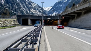 Einfahrt zum Gotthard-Strassentunnel.