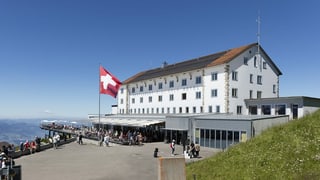 Zu sehen ein Schweizer Hotel.