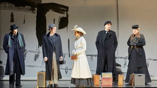 Schauspieler auf der Bühne Schauspieler auf der Bühne