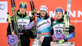 Francesco De Fabiani (Mitte) gewinnt vor dem Kasachen Alexey Poltoranin (links) und Sami Jauhojaervi aus Finland (rechts).
