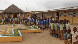 Kinder in einer Schule in Afrika