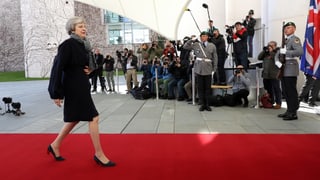 May auf rotem Teppich. May auf rotem Teppich.