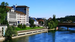 Weg an einem Fluss. Weg an einem Fluss.