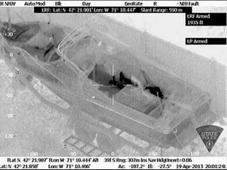 Wärmebildkamera zeigt den versteckten Täter im Boot