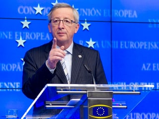 Jean-Claude Juncker steht an einem Redepodest