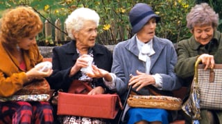 Vier ältere Frauen aus dem Film «Die Herbstzeitlosen» Vier ältere Frauen aus dem Film «Die Herbstzeitlosen»