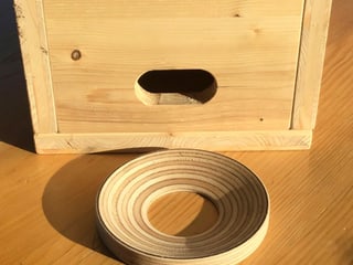 Nistkasten mit Nistmulde Nistkasten mit Nistmulde