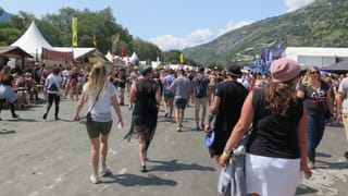 Viele Leute am Openair Gampel Viele Leute am Openair Gampel