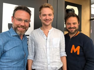 Sven Schelker (Mitte) spielt die Hauptrolle in «Bruno Manser – die Stimme des Regenwalds».