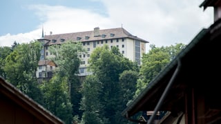 Das Gebäude aus der Ferne.