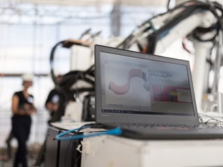 Computer auf der Baustelle.