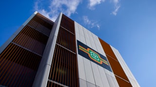 Schmuckloses Hochhaus-Gebäude des ETA-Hauptsitzes in Grenchen. Schmuckloses Hochhaus-Gebäude des ETA-Hauptsitzes in Grenchen.