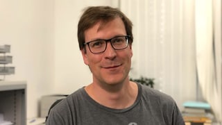 Der Uni-Professor Patrick Emmenegger in seinem Büro in St. Gallen. Der Uni-Professor Patrick Emmenegger in seinem Büro in St. Gallen.